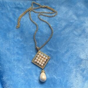Joan Rivers Gold and Pearl Drop Necklace. Classics collection